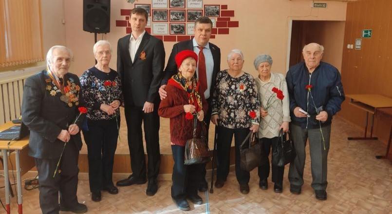 «Дети войны» Октябрьского округа Архангельска получили аамятные медали