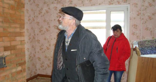 Каргопольские коммунисты взяли на контроль затянувшийся капремонт жилого дома