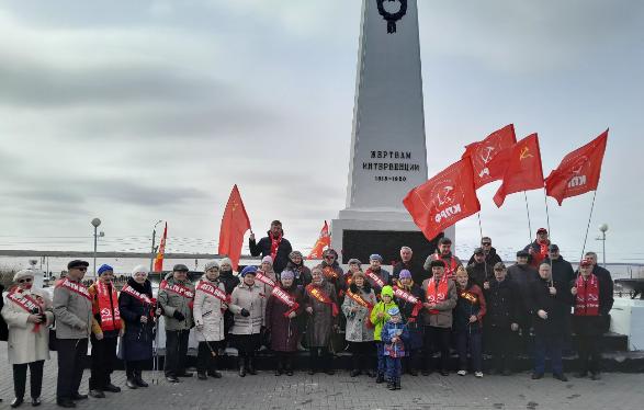 Архангельские коммунисты собрались 1 мая и почтили память погибших 105 лет назад большевиков